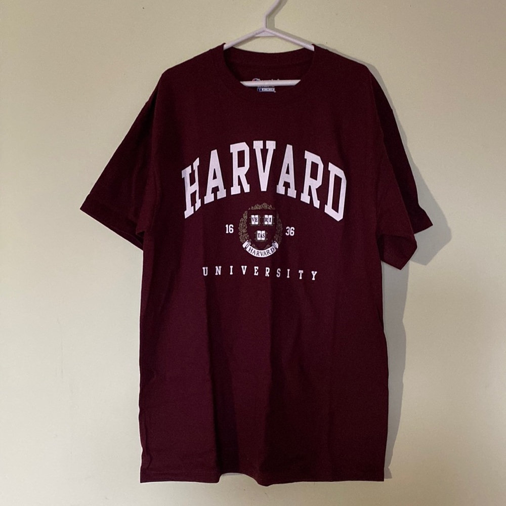 Medium Harvard University T-Shirt
